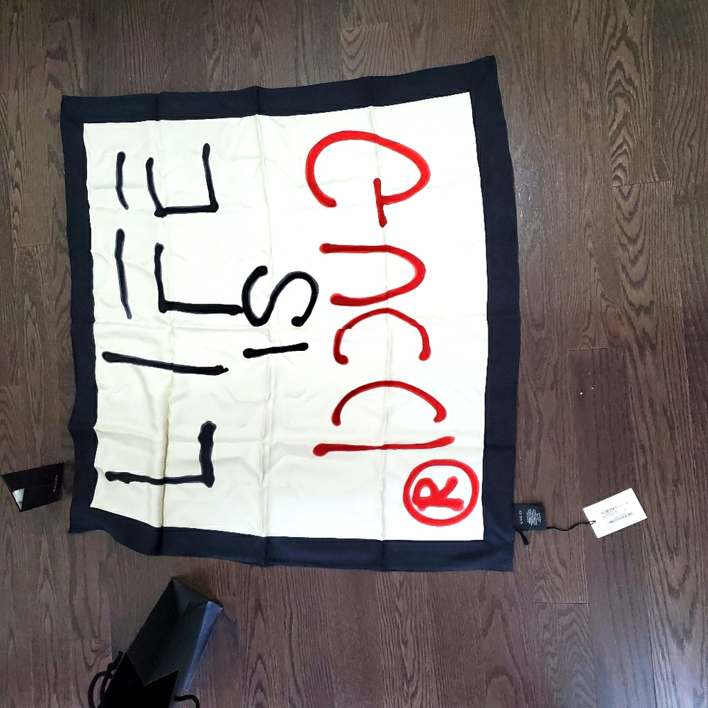 Gucci scarf new